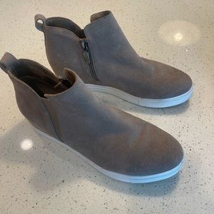 Blondo Giselle ankle high sneakers